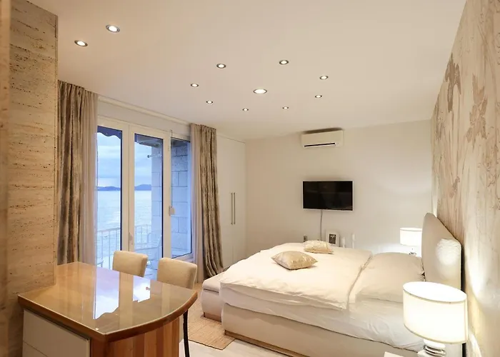 Mona Lisa's View In Old Town * 扎达尔