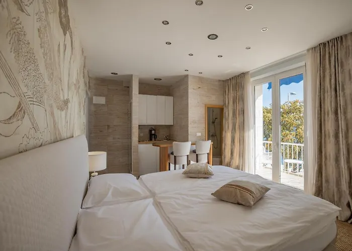 Mona Lisa's View In Old Town Apartament