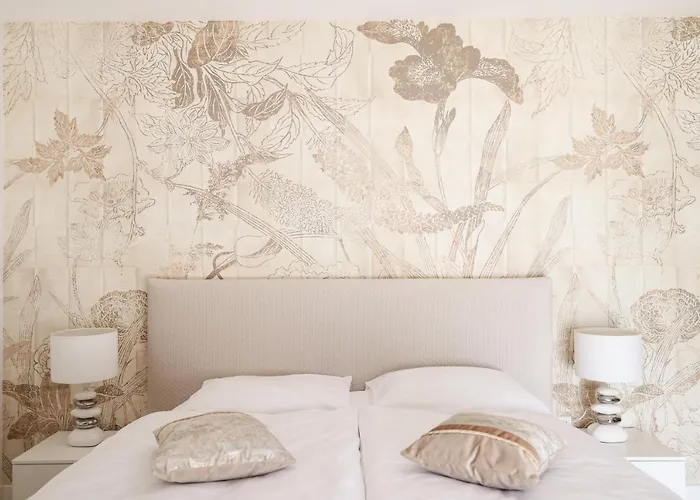 Mona Lisa's View In Old Town * 扎达尔