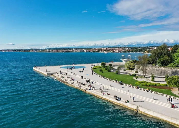 Mona Lisa's View In Old Town 公寓 *