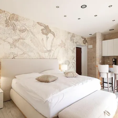 Mona Lisa's View In Old Town Apartamento *