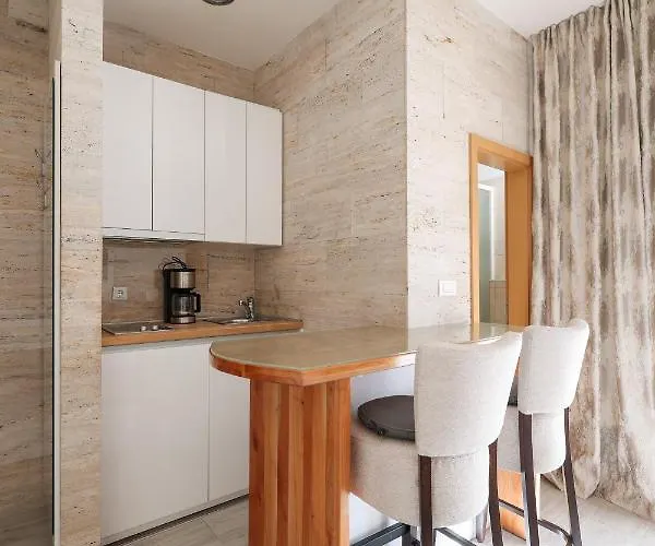 Mona Lisa's View In Old Town