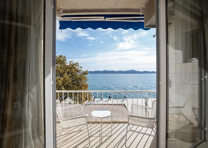 Mona Lisa's View In Old Town Appartement