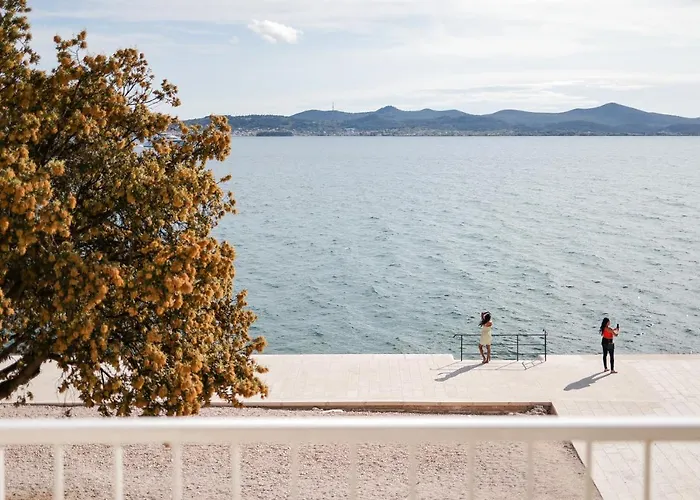 Mona Lisa's View In Old Town Appartement